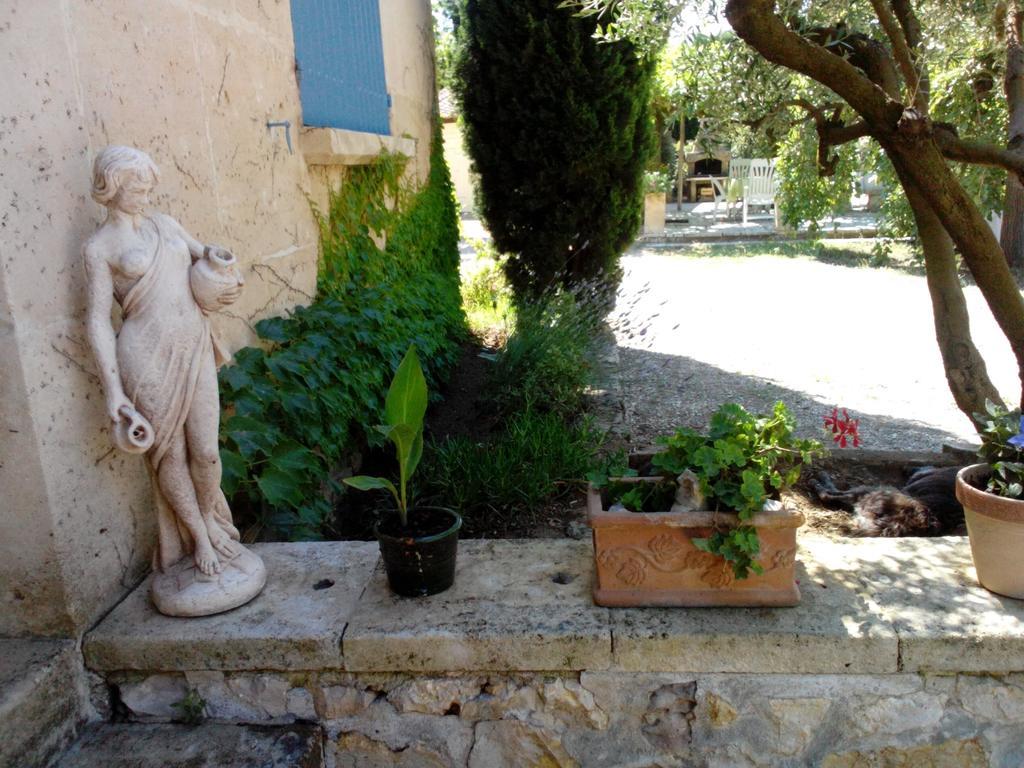 Mas des collines Bed and Breakfast Fontvieille Exterior foto